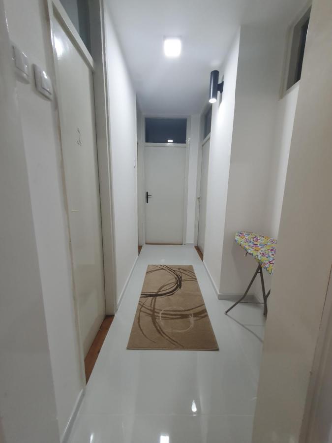 Ferienwohnung Apartman Centar Lux Pirot Exterior foto